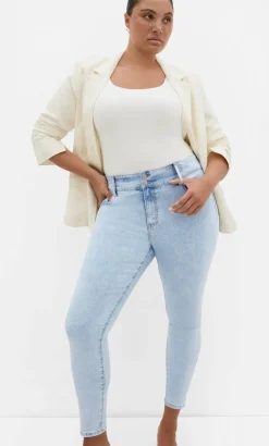 Asha Fit Clara Skinny Leg Jean - ice blue wash