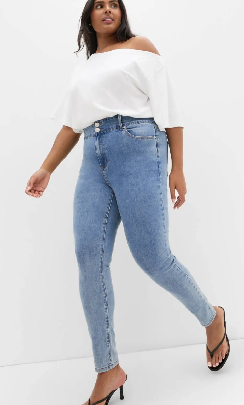 Asha Fit Ultra Skinny Leg Short Jean - light wash