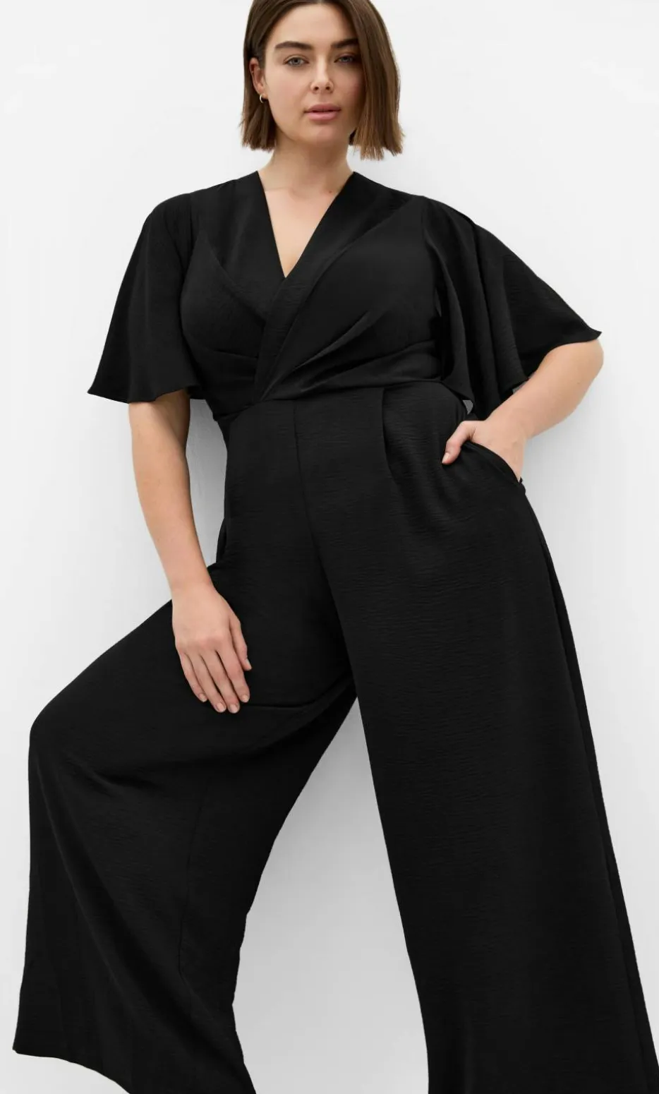 Braelynn V Neck Jumpsuit - black