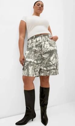 Camo Relaxed Cotton Cargo Jort - khaki wash