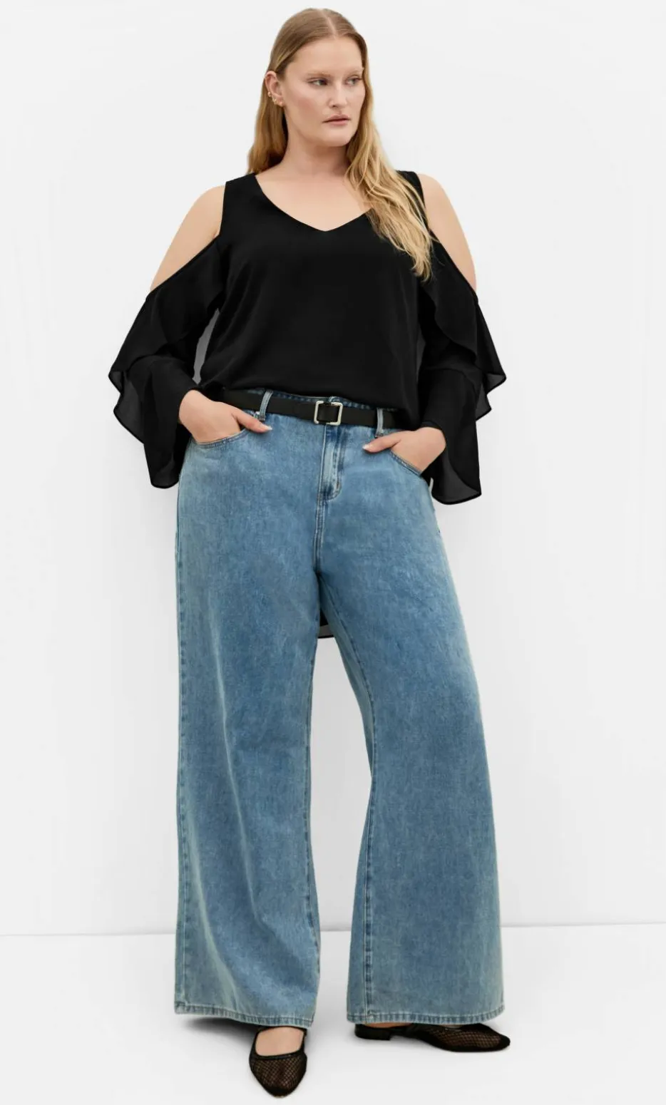 Cold Shoulder Hi Lo Top - black