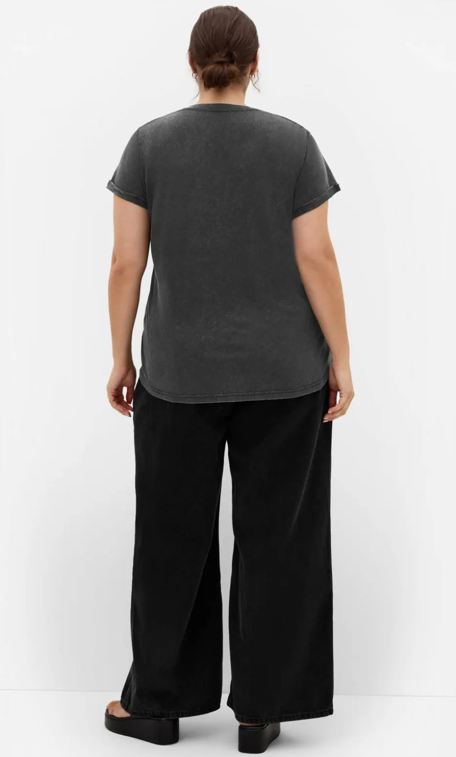 Cuffed Sleeve Bow Tee - charcoal wash