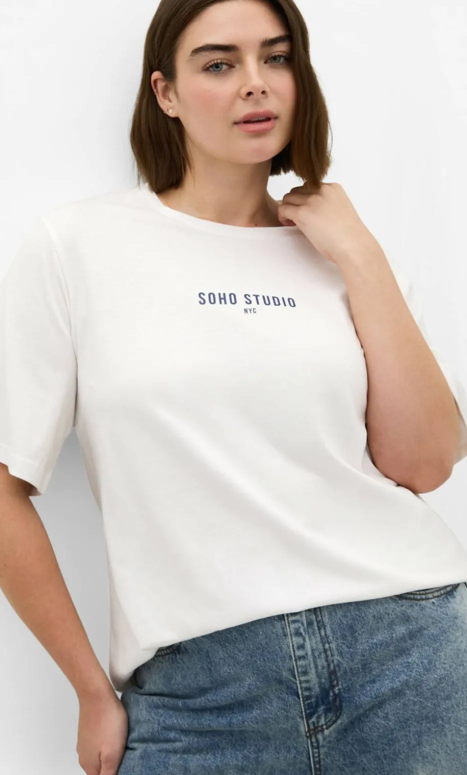 Curved Hem Soho Studio Cotton Tee - white