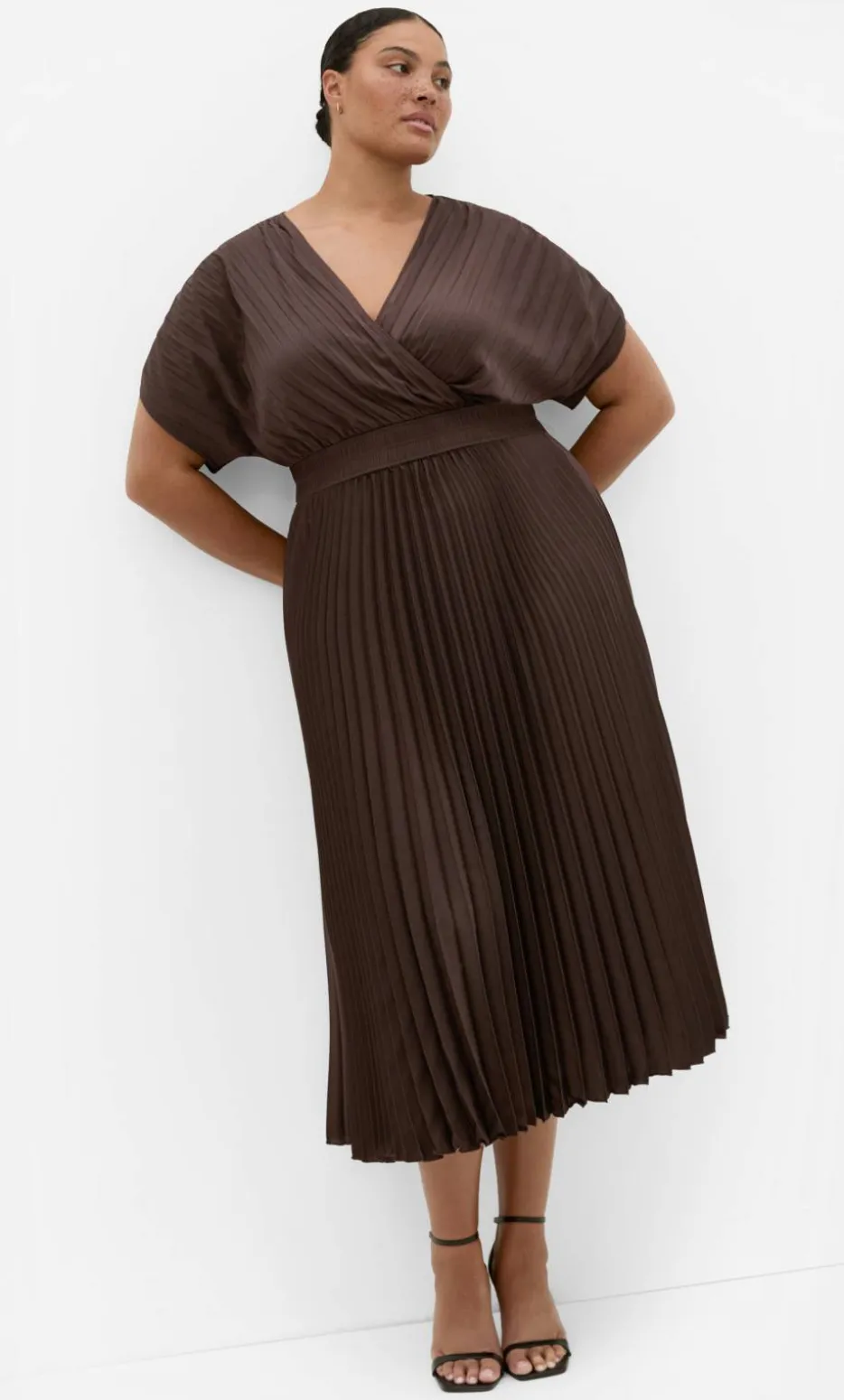 Elia Pleat Dress - chocolate