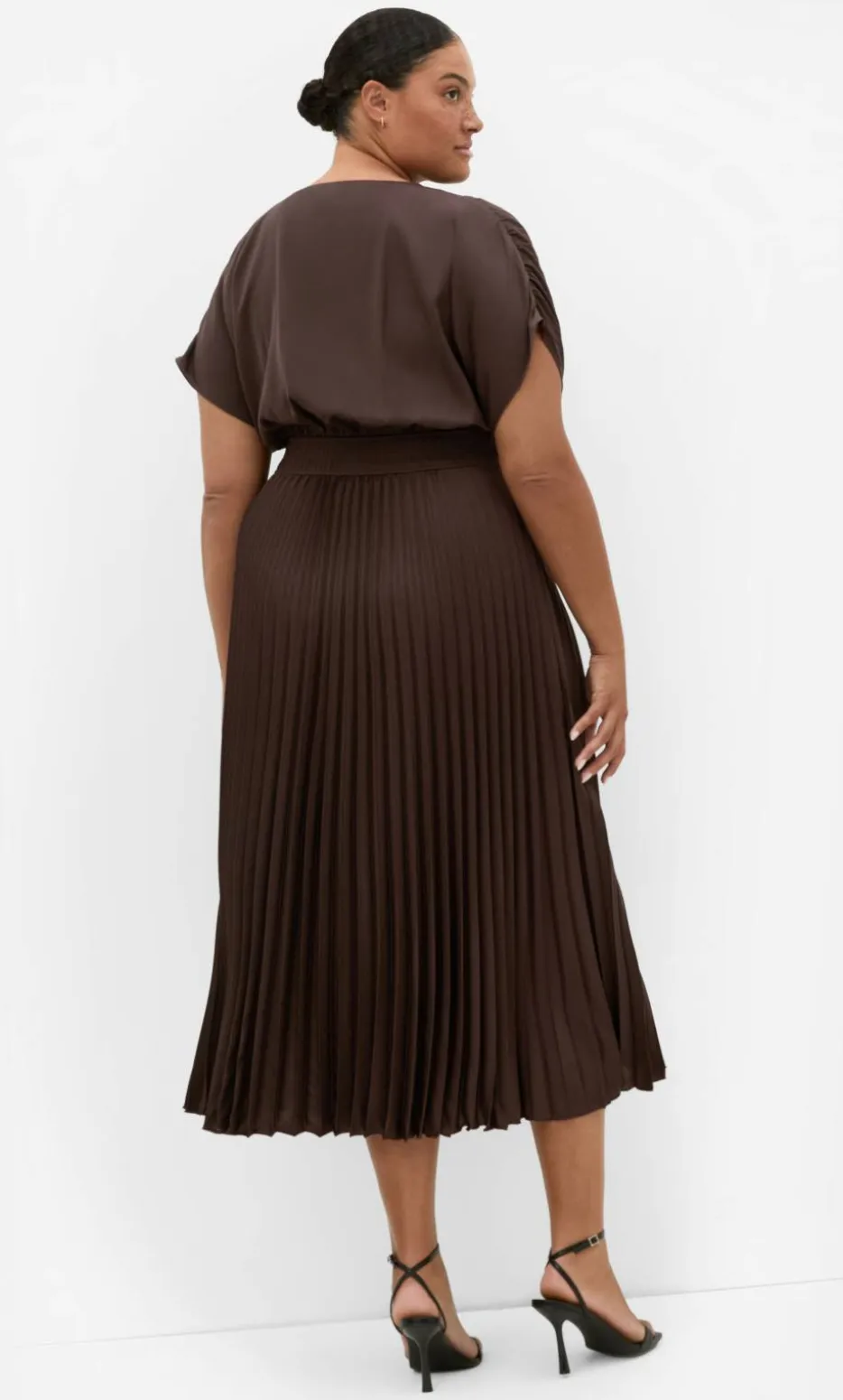 Elia Pleat Dress - chocolate