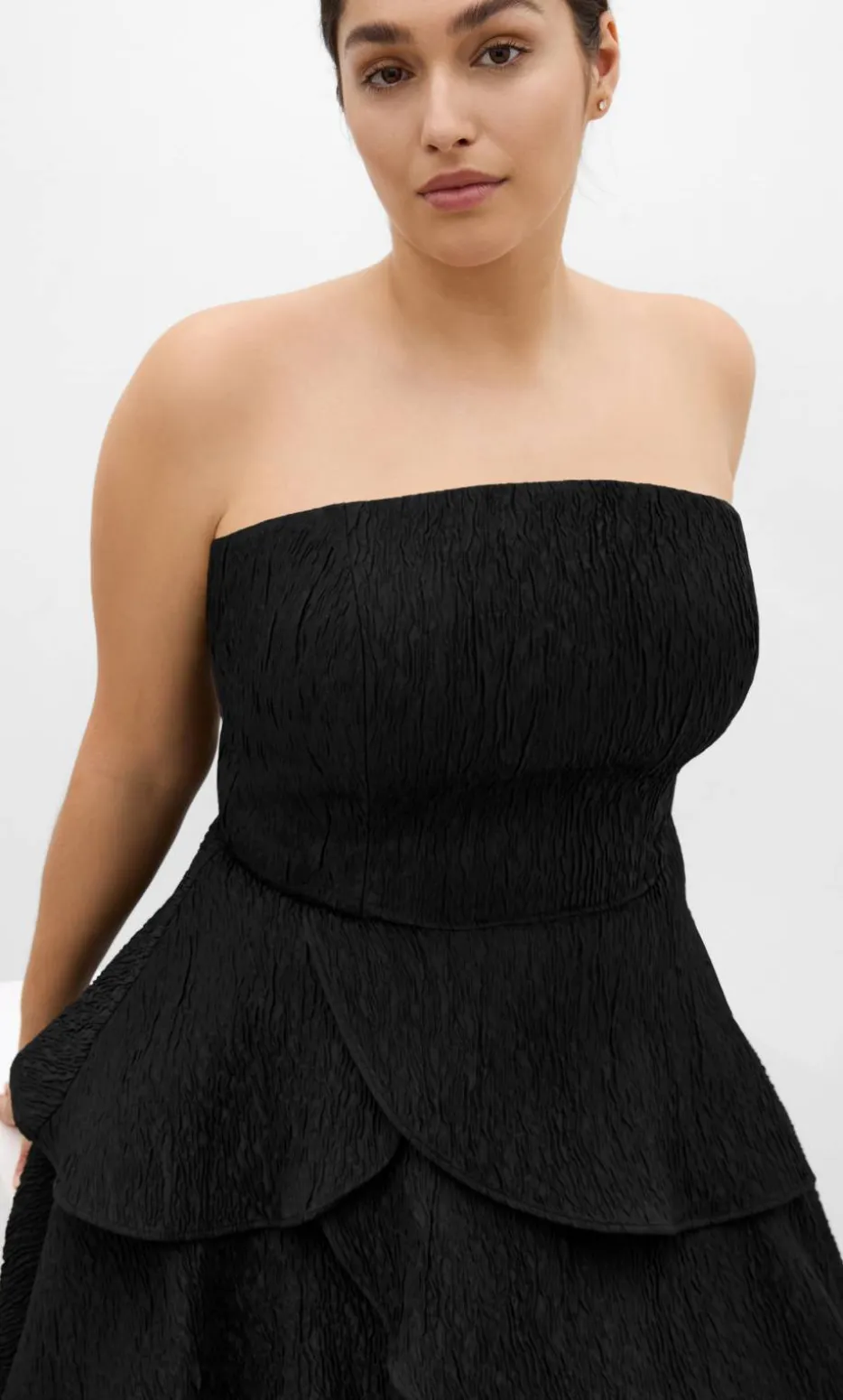Elizabeth Tiered Frill Maxi Dress - black