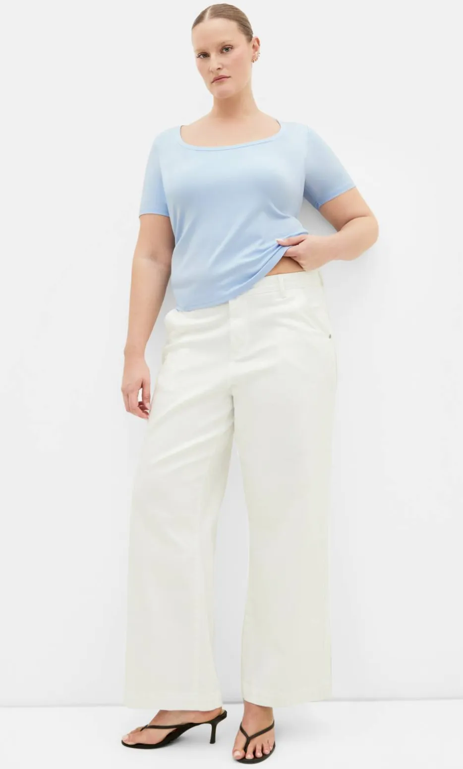 Everyday Scoop Tee - ice blue