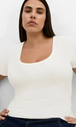 Everyday Scoop Tee - ivory