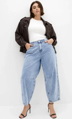Harley Fit Cassie Barrel Leg Jean - mid wash