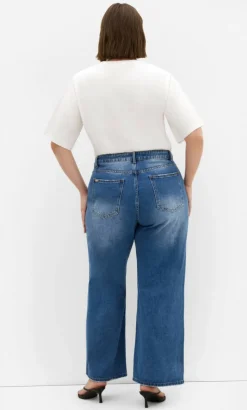 Harley Fit Harriet Wide Leg Short Jean - light wash