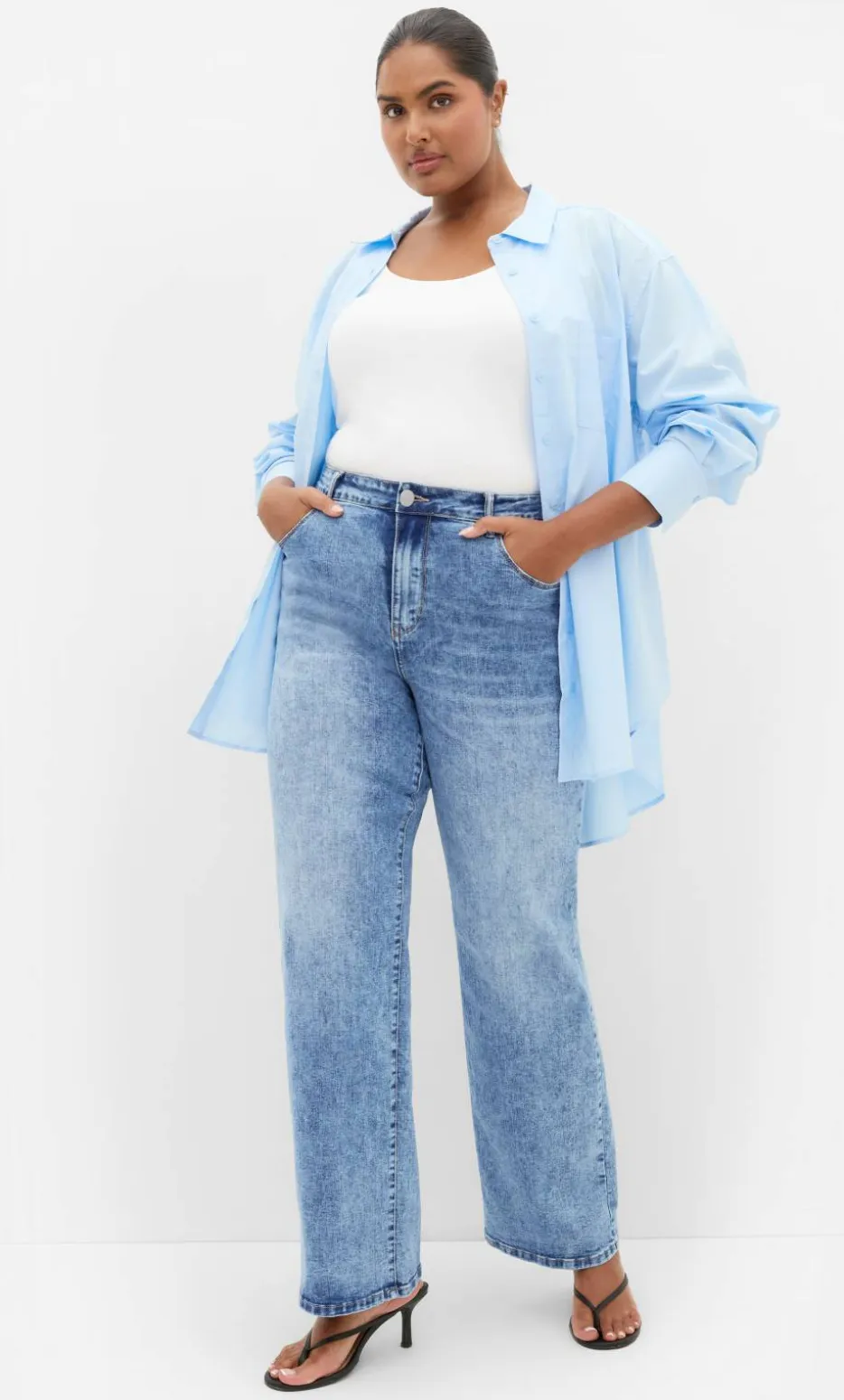Harley Fit Ivy Straight Leg Regular Jean - mid wash