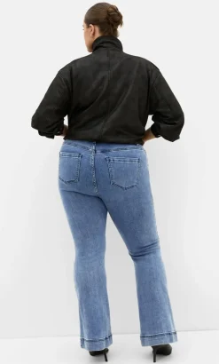 Harley Fit Lara Bootleg Regular Jean - light wash