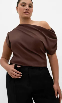 Imani Off Shoulder Top - chocolate