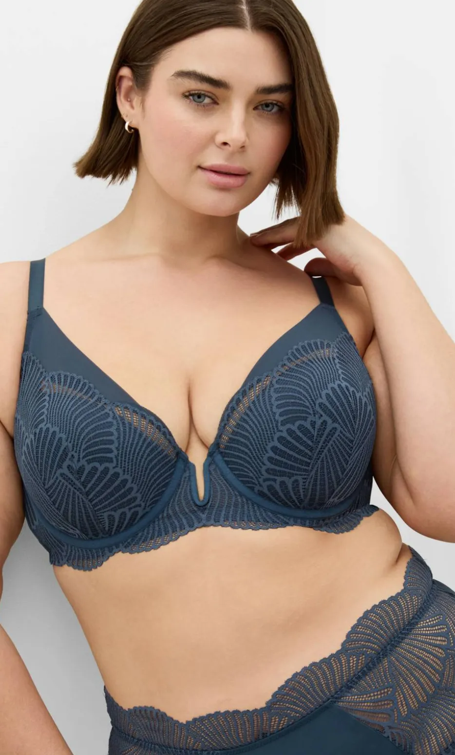 Lia Contour Plunge Lace Bra - charcoal blue