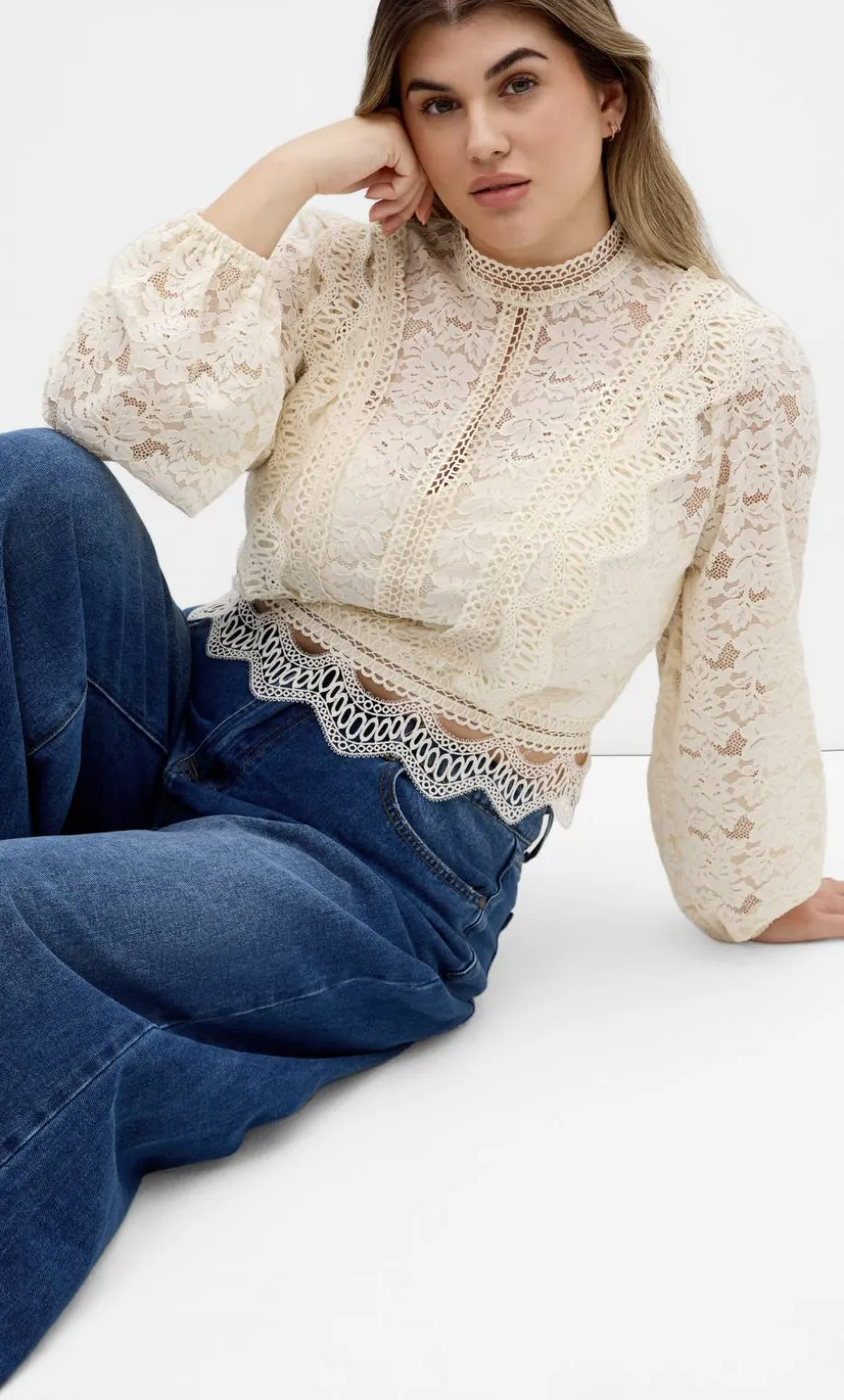 Lucielle Long Sleeve Lace Top - porcelain