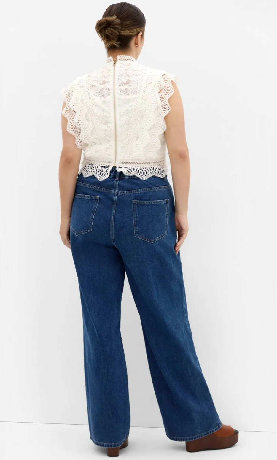 Lucielle Sleeveless Lace Top - creme