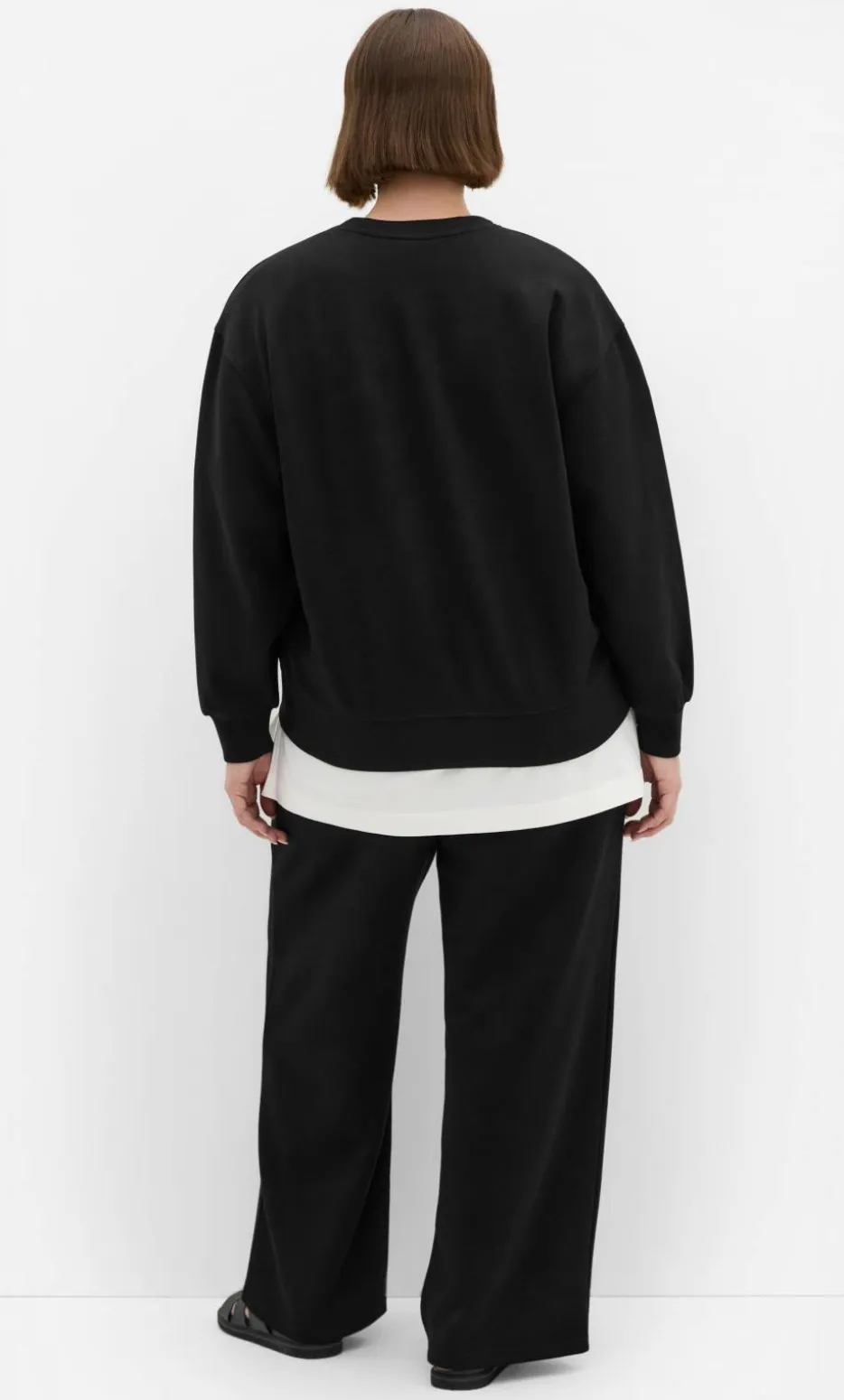 Mae Crew Neck Sweatshirt - black