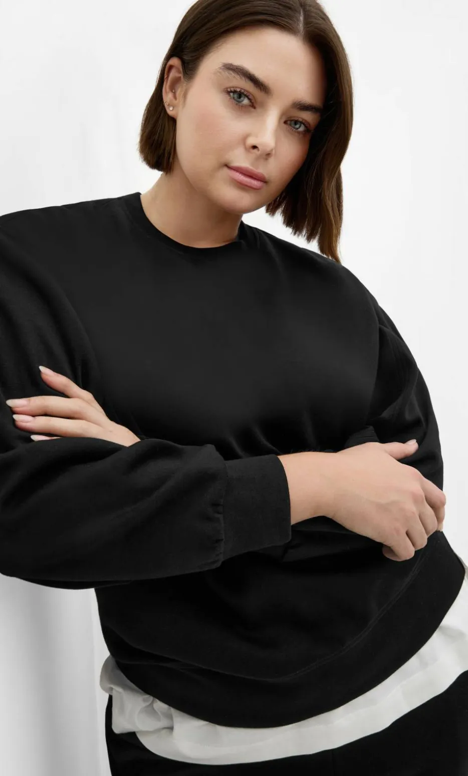 Mae Crew Neck Sweatshirt - black
