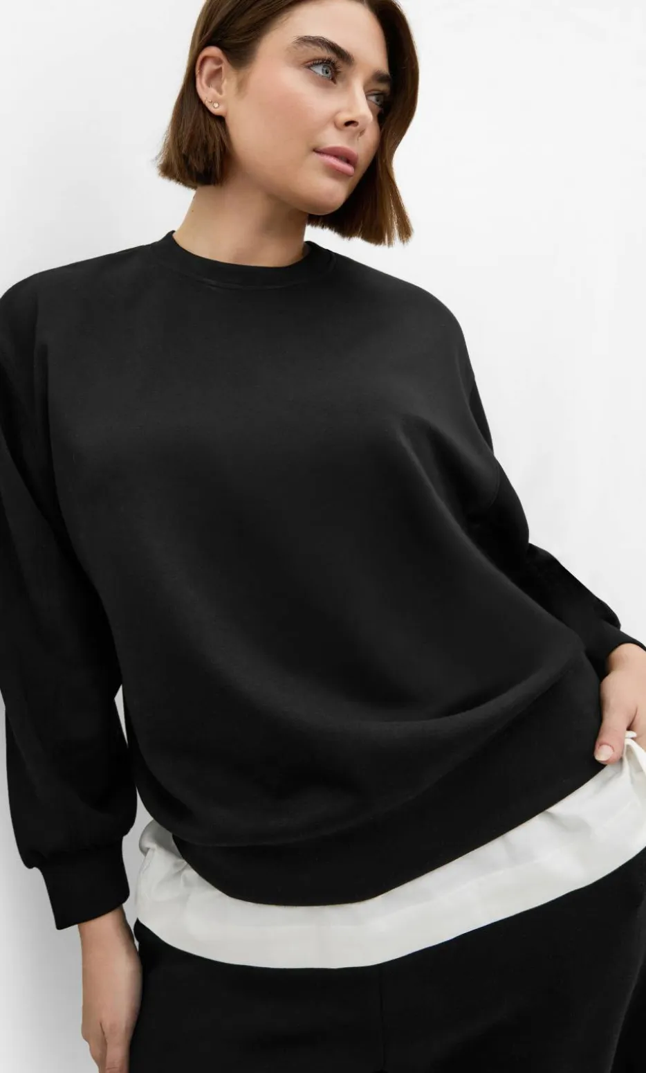 Mae Crew Neck Sweatshirt - black