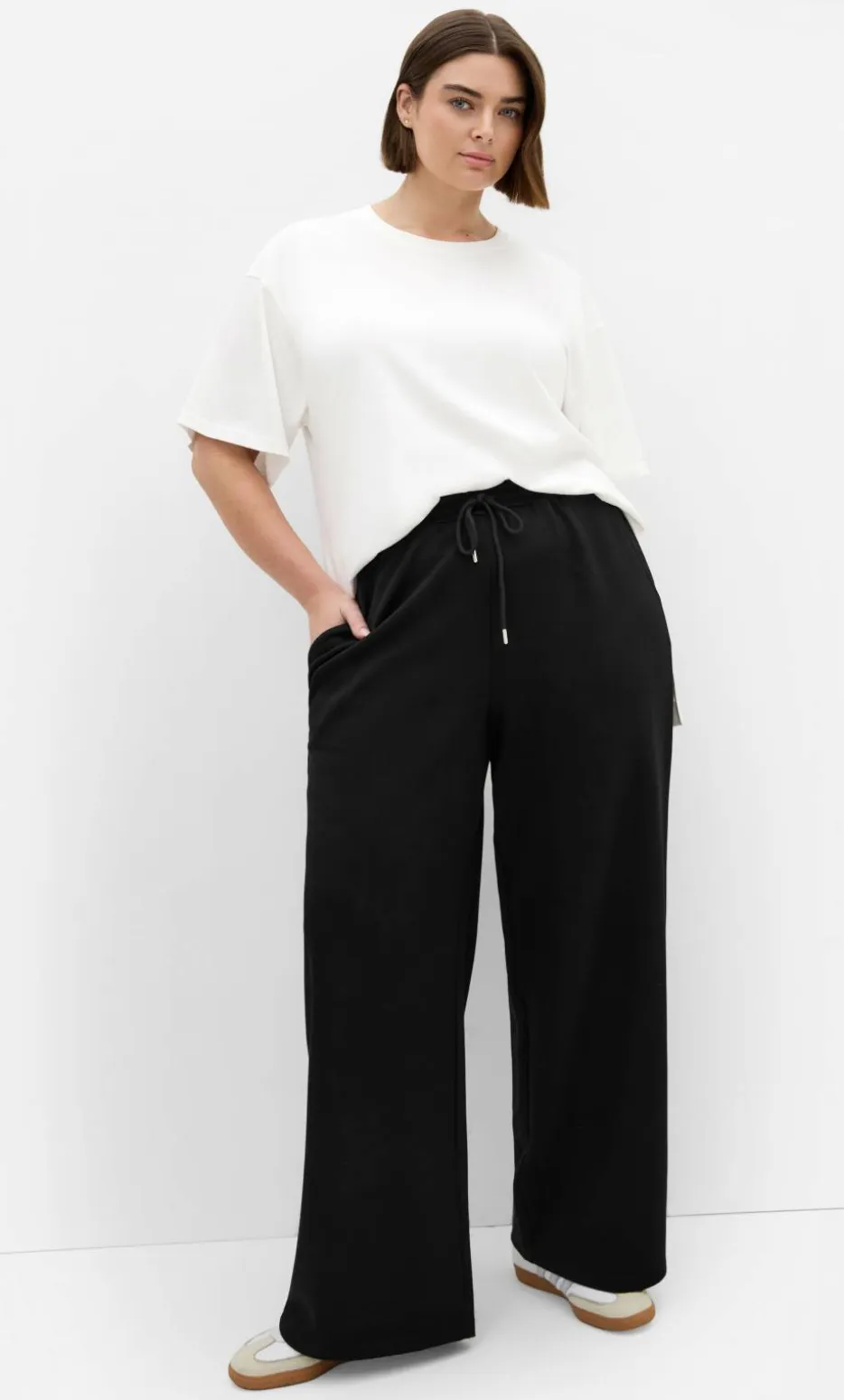 Mae Wide Leg Track Pant - black