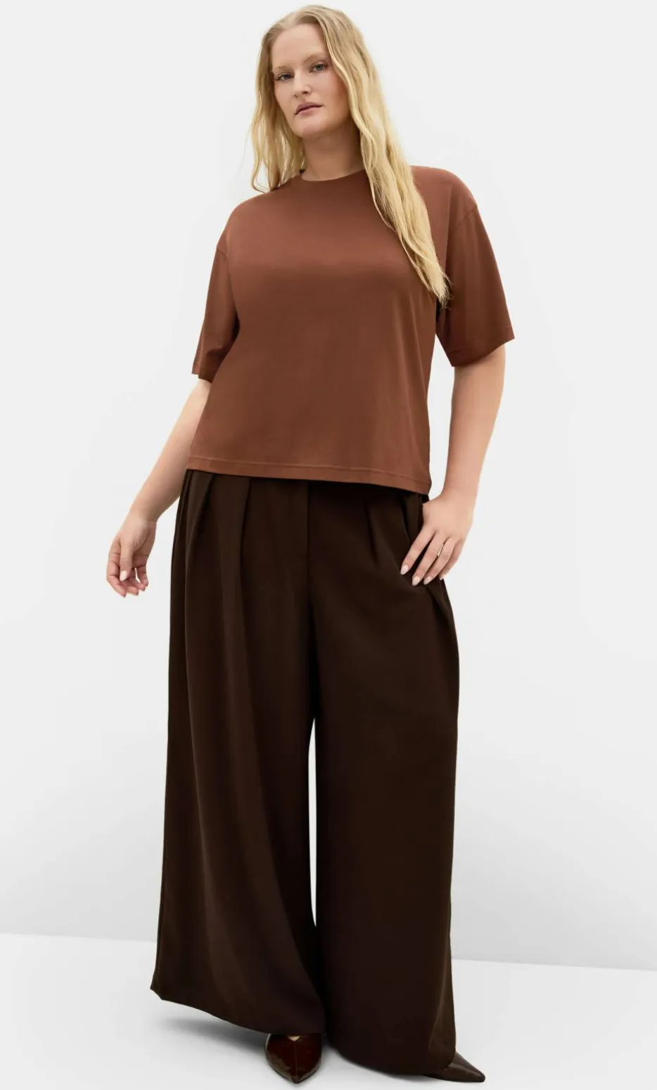 Oversized Crew Neck Tee - tobacco