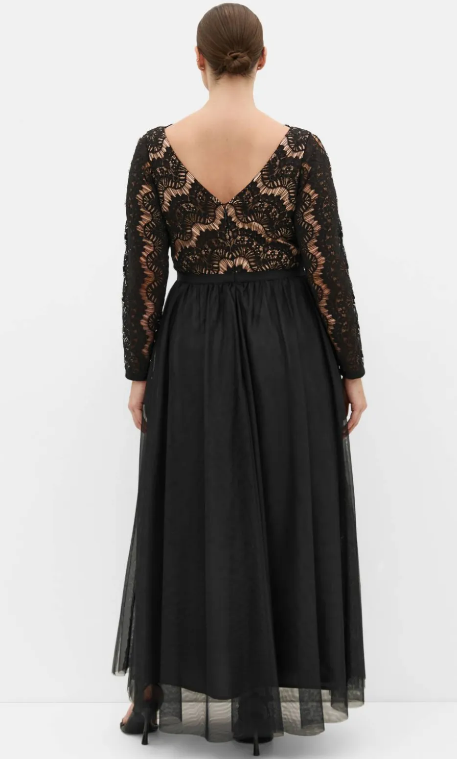 Rare Beauty Lace Maxi Dress - black