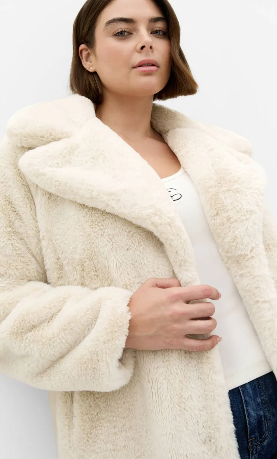 Remi Faux Fur Coat - cream