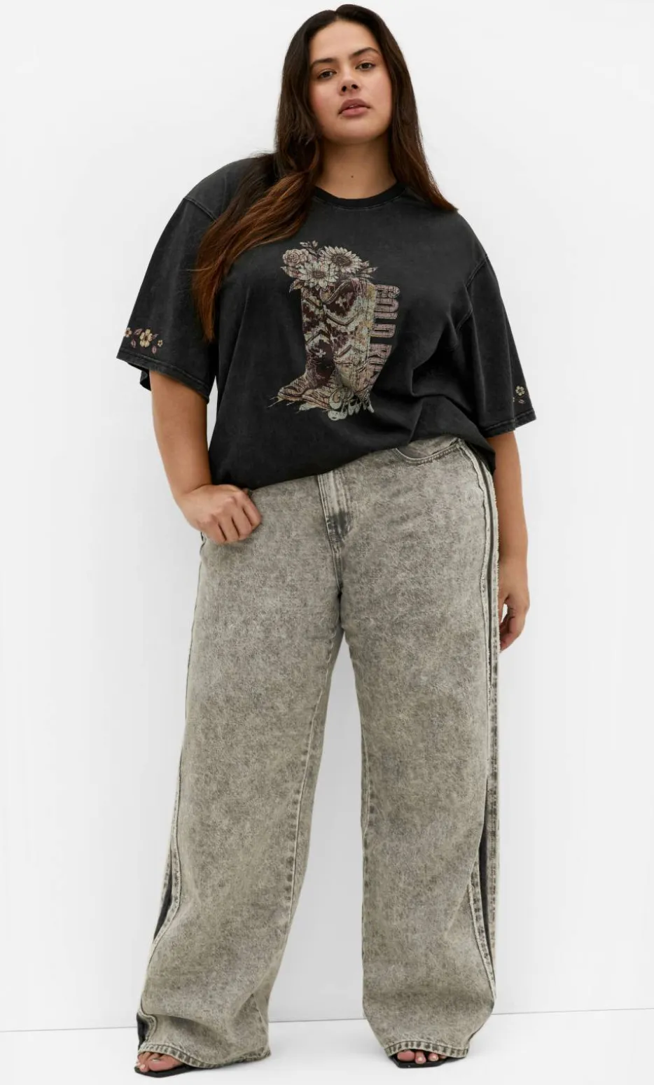 Rodeo Oversized Cotton Tee - black acid wash
