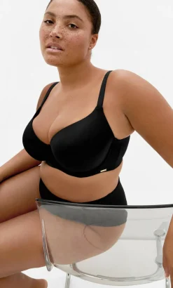 Smooth & Chic T-Shirt Bra - black