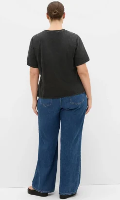 Wild Beauty Tee - black acid wash
